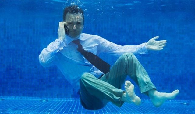 آيفون 7.. إني أتكلم تحت الماء! آيفون 7.. إني أتكلم تحت الماء!