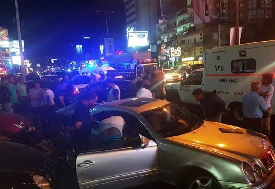 بالصورة: جرحى بحادث سير على اوتوستراد جل الديب
