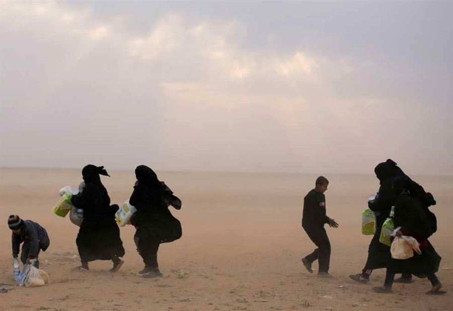 الفرار من دير الزور.. رحلة الموت لعشرات الأطفال