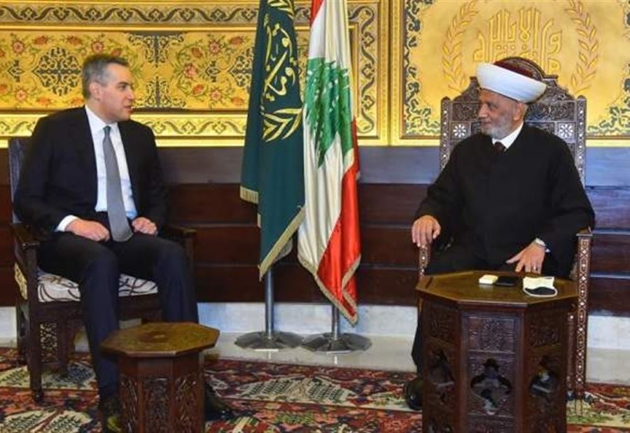 أديب في دار الفتوى  أديب في دار الفتوى