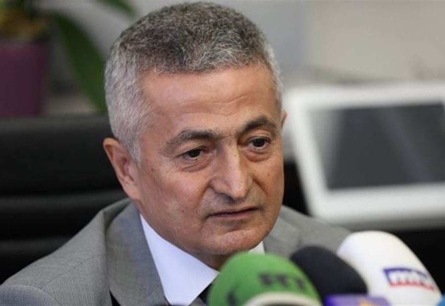 قرارٌ جديد لوزير المالية يتعلق برسم الطابع المالي