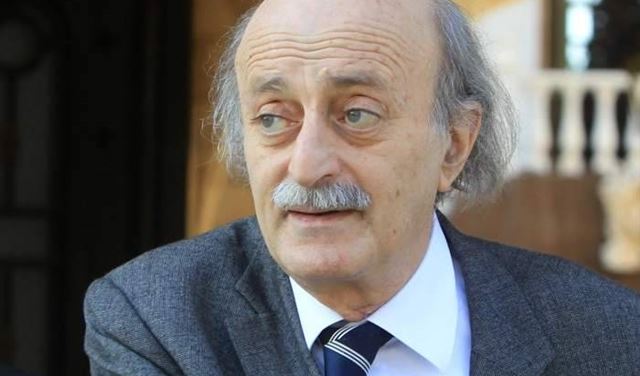 تحيّة من جنبلاط إلى الحريري  تحيّة من جنبلاط إلى الحريري