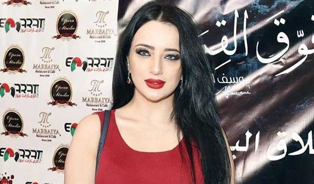 منال موسى: "كنت خجولة وصرت خالعة شلش الحياء ولساني اطول مني" منال موسى: "كنت خجولة وصرت خالعة شلش الحياء ولساني اطول مني"