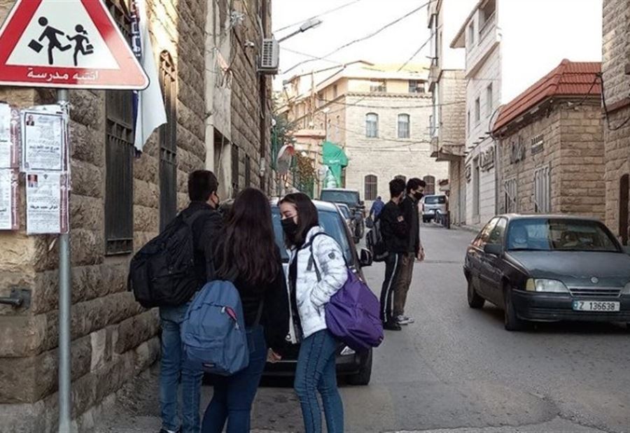 مواطن حاول إحراق نفسه أمام مدرسة حاصبيا الرسمية للبنات (فيديو)