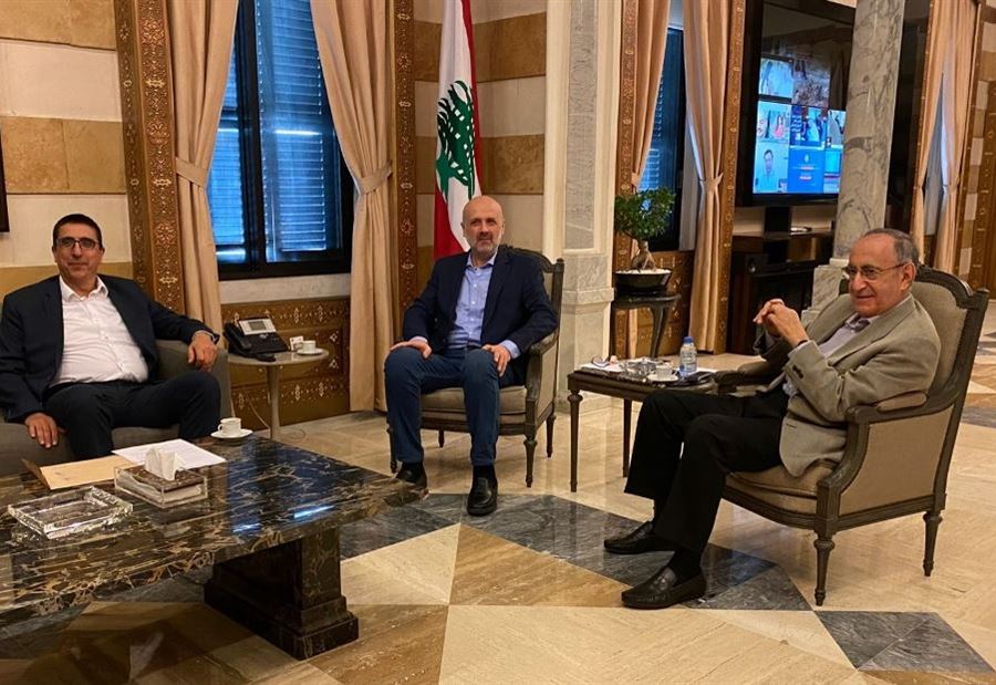 "البطاقة التمويلية".. لقاءٌ بين مولوي وحجار 