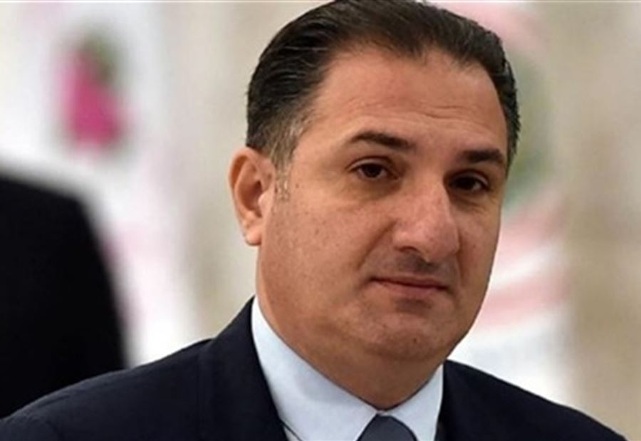 وزير الاتصالات: من هذه العين وهذه العين