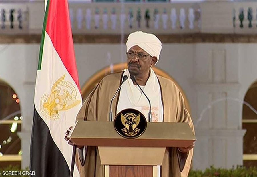 الرئيس السوداني يعين نائبا له ورئيسا للوزراء