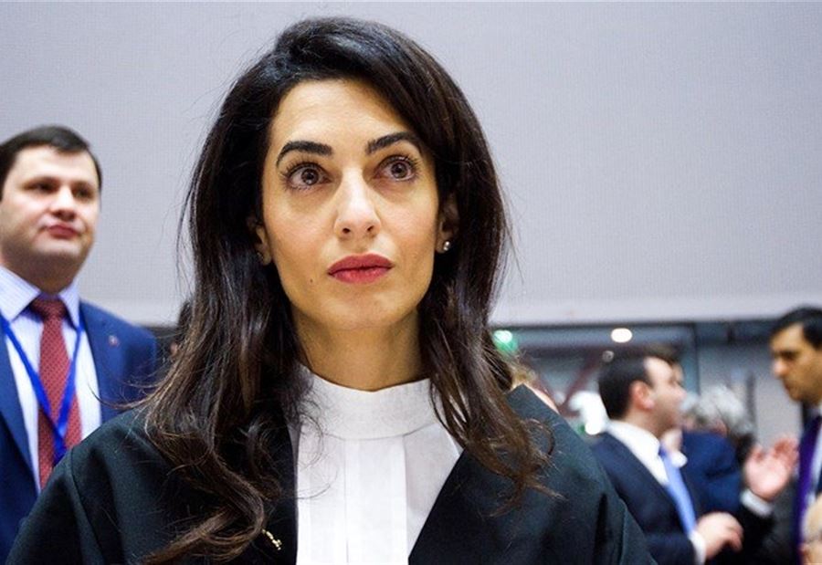 أمل كلوني تنضم الى فريق الدفاع عن صحافية مضطهدة 