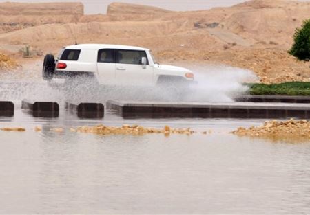 توقعات بأمطار رعدية وبرد في عدة مناطق خليجية