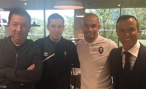 مينديز في مانشستر والأنظار تتجه نحو الشياطين الحمر