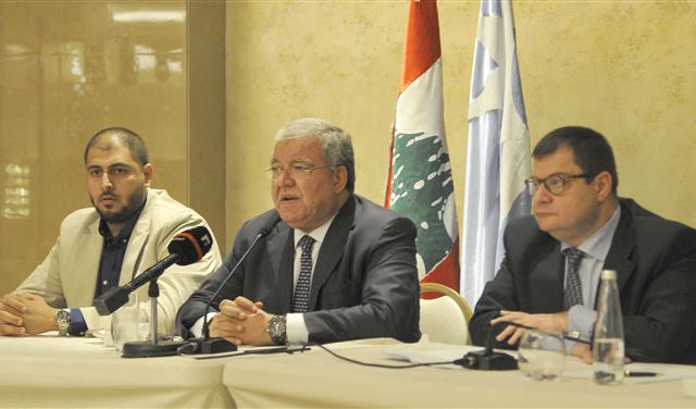 المشنوق يعلّق على مواقف عون.. المشنوق يعلّق على مواقف عون..