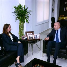 حكيم عرض حاجات لبنان في مؤتمر لندن للمانحين