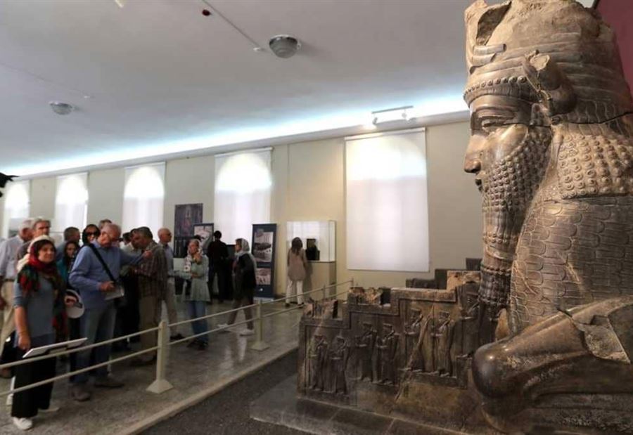 "السياح".. هدف إيران الجديد للالتفاف على العقوبات الأميركية "السياح".. هدف إيران الجديد للالتفاف على العقوبات الأميركية