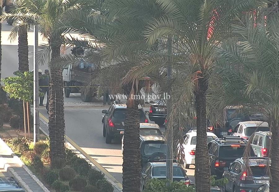 بالصور: أشغال على طريق كورنيش المزرعة 