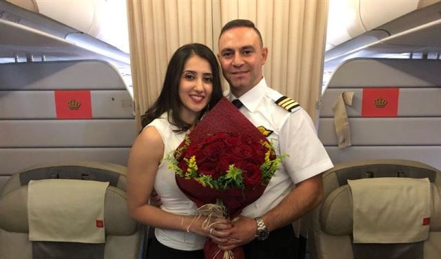 بين عمّان ودبي.. طيار يخطب مسافرة!