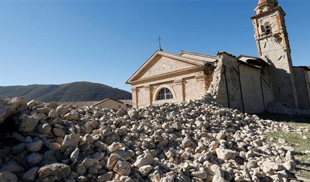 زلزال إيطاليا يدمر كنائس تاريخية