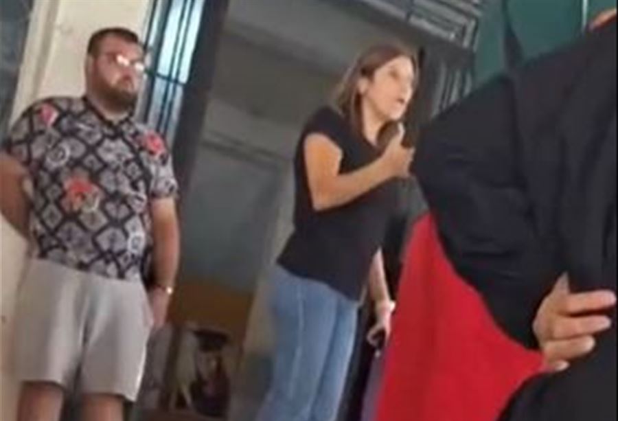 بالفيديو: مديرة مدرسة تمنع الزيارات عن النازحين!