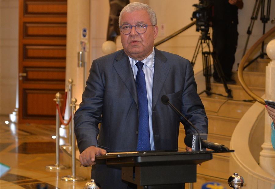 المشنوق يُعلن عزوفه عن الترشّح