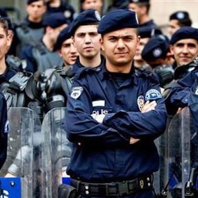الشرطة التركية تعتقل 85 عسكريا لصلتهم بالانقلاب الفاشل