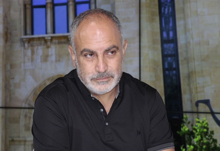 أسود: في شي لازم تعرفو منيح... 