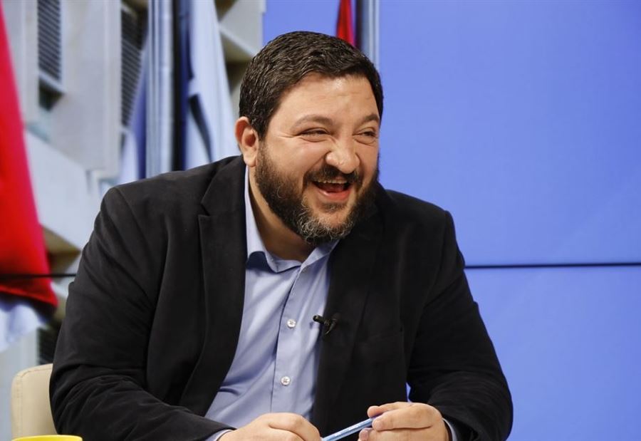 بعد توقيفه صباحًا... "المخابرات" تفرج عن الصحافي رامي نعيم!