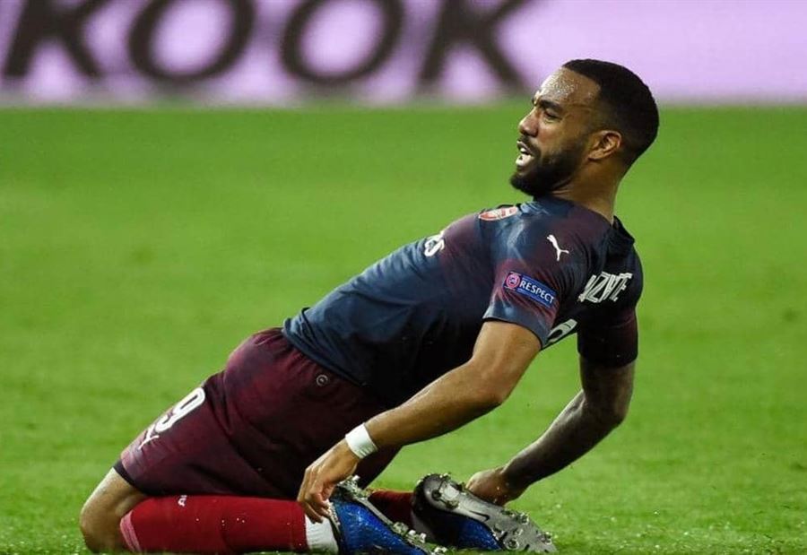 إعلان "غريب" يربك جماهير برشلونة