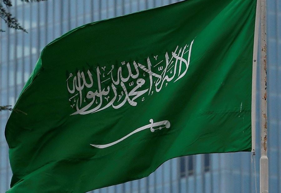 اجلاء 870 مواطنًا سعوديًا من لبنان