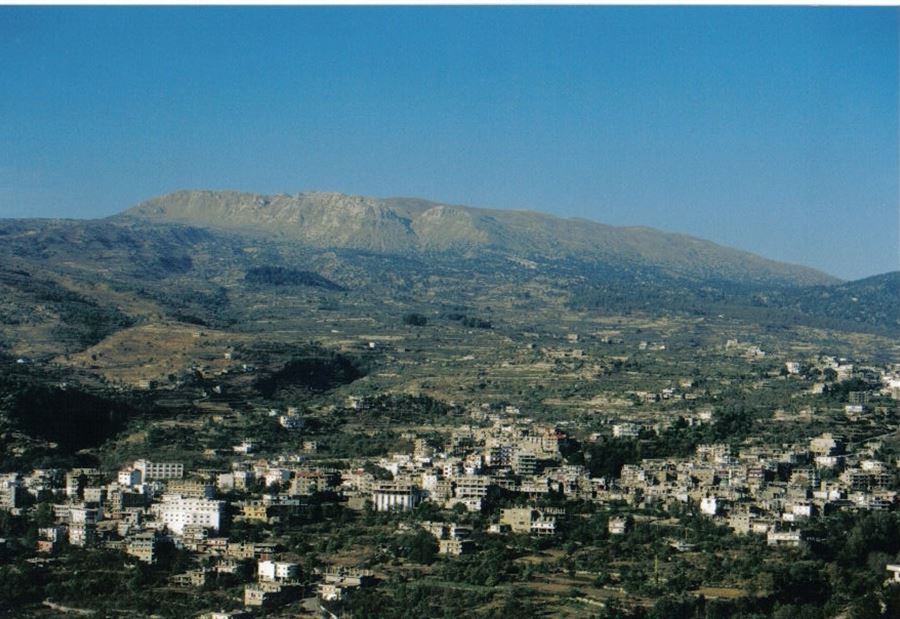"جسم مشبوه" في جرود بلدة عكارية يُثير الشكوك! "جسم مشبوه" في جرود بلدة عكارية يُثير الشكوك!