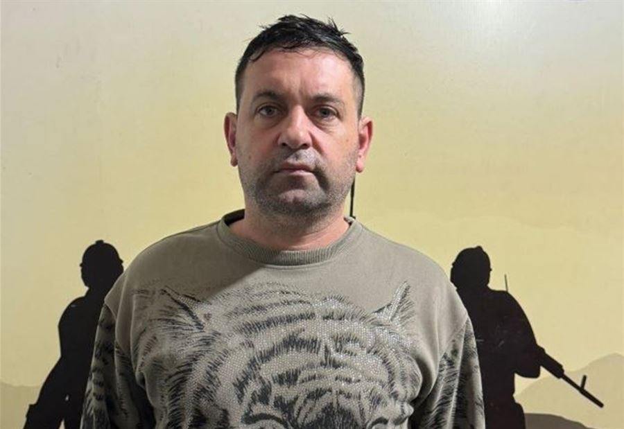 "الأمن" يُعمّم صورة قائم بأعمال "نصب واحتيال"... هل وقعتم ضحيته؟ "الأمن" يُعمّم صورة قائم بأعمال "نصب واحتيال"... هل وقعتم ضحيته؟