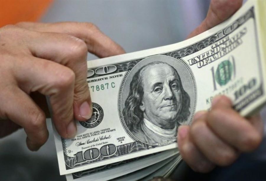 الدولار يَهوي أمام العملات لمستوى قياسي الدولار يَهوي أمام العملات لمستوى قياسي