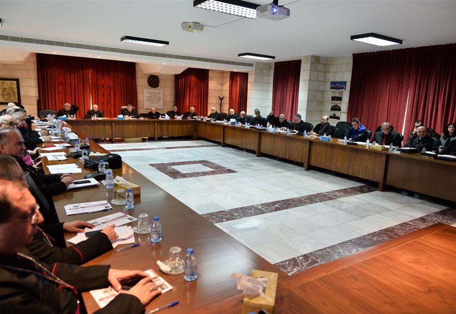 المطارنة الموارنة: مصلحة لبنان العليا في حسن معالجة ازمة النازحين