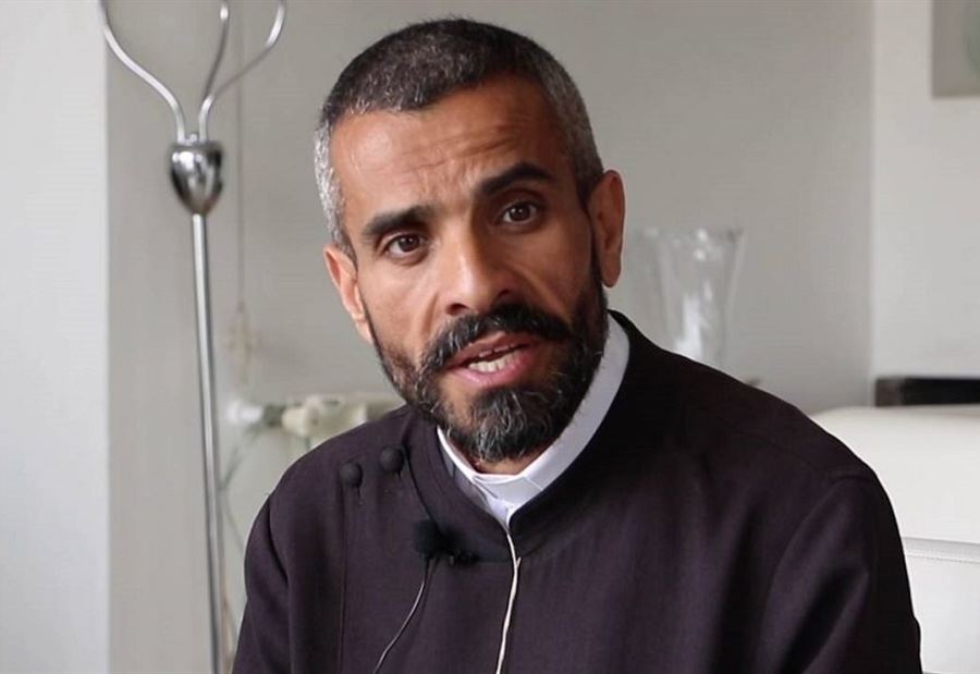 الأب مجدي العلاوي يعلن إقفال مراكزه!