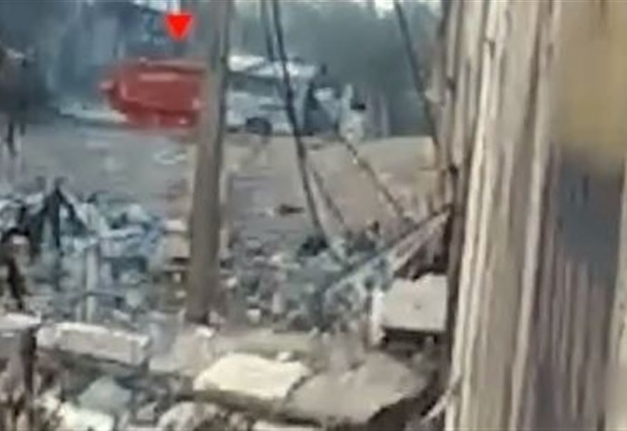 بالفيديو: سحب جثث وجر قافلة إسرائيلية "معطوبة" و"مدمرة"
