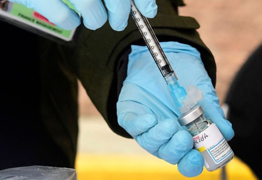 فاوتشي يحذّر... تناولوا اللقاح المتوفر ولا تنتظروا