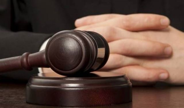 قاض يختلي بالموقوفين قاض يختلي بالموقوفين