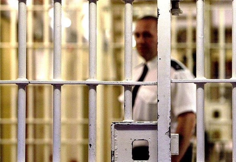في بريطانيا... "سفاح" سيأخذ لقاح كورونا قبل الملايين