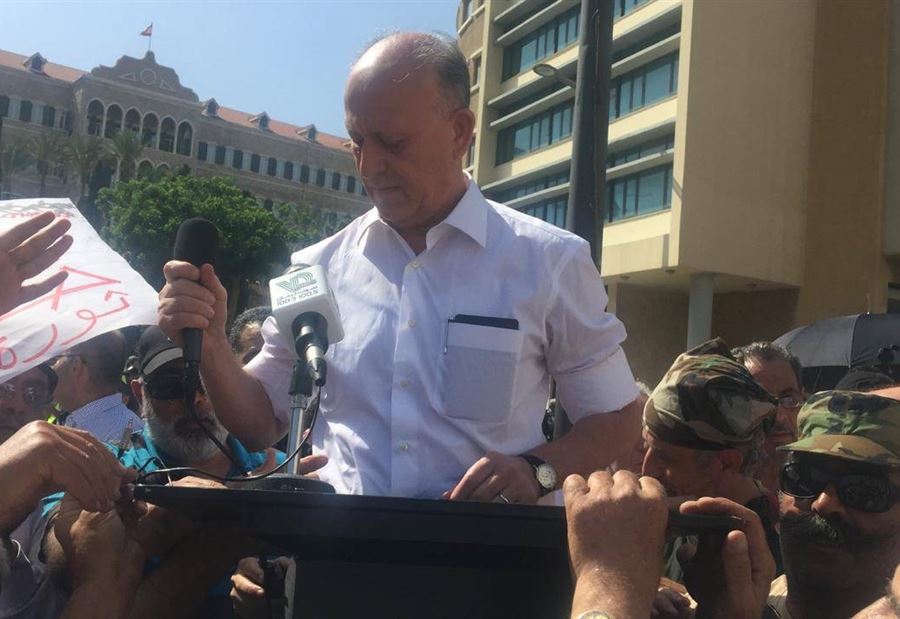 ريفي مع الفقراء بوجه الحريري ريفي مع الفقراء بوجه الحريري