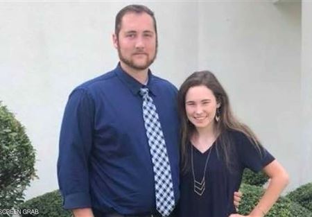 فتاة تغفر لأمها التي رمتها للنمل وهي رضيعة فتاة تغفر لأمها التي رمتها للنمل وهي رضيعة