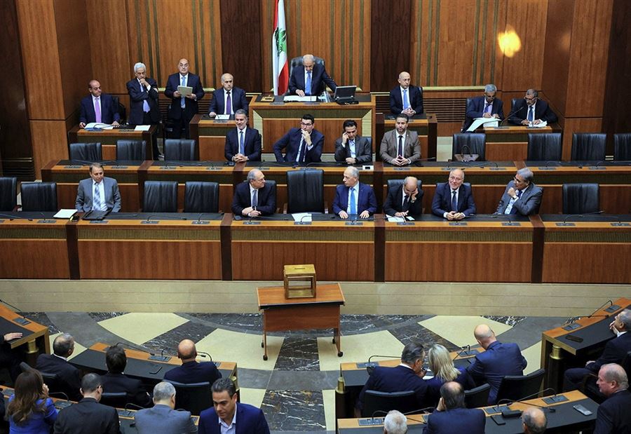 شبح الفراغ في الرئاسة... وفي الدستور