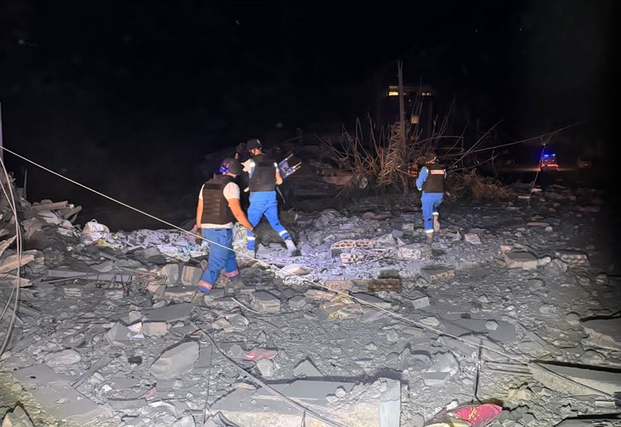 غارة ليلية تهز النبطية: إخلاء عائلات ودمار كبير (فيديو)