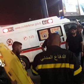 بالصورة: جريح سوري بإنزلاق دراجته على أوتوستراد انطلياس