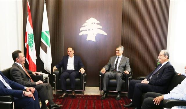 الجميل يطالب بأن تكون اللغة الأرمنية مادة تعليم المناهج اللبنانية
