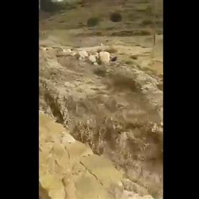 بالفيديو: ارتفاع ضحايا السيول في الأردن