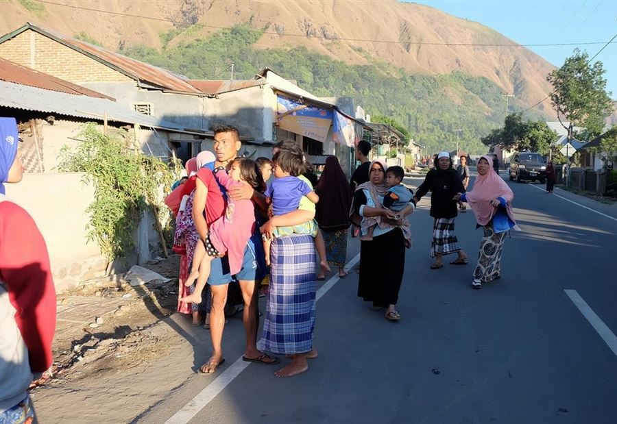 زلزالٌ قويٌ يضربُ جزيرة سومطرة الأندونيسية زلزالٌ قويٌ يضربُ جزيرة سومطرة الأندونيسية