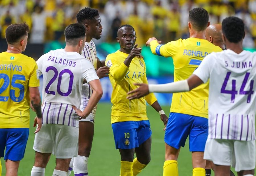 بالفيديو: شجار كبير واشتباك بالأيدي بعد مباراة النصر والعين! بالفيديو: شجار كبير واشتباك بالأيدي بعد مباراة النصر والعين!