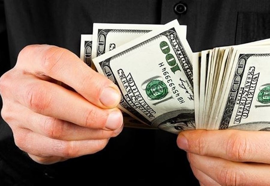 سعر الدولار لدى الصرافين