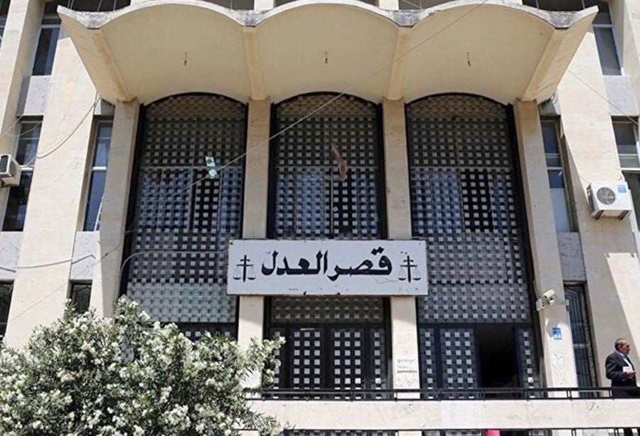 إرباك قضائي بملف رياض سلامة بعد إصدار مذكرتي توقيف بحق محاميَين