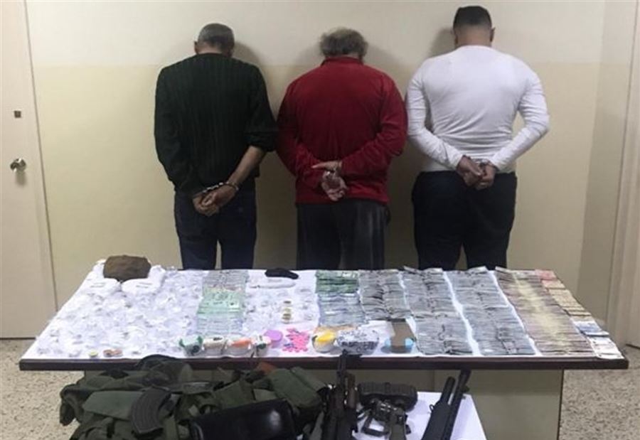 بالصورة: اخطر 3 تجار مخدرات في بيروت بقبضة المعلومات