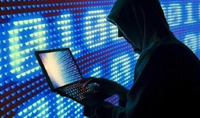 هدّدها ثم شهّر بها ونشر صورها عارية هدّدها ثم شهّر بها ونشر صورها عارية