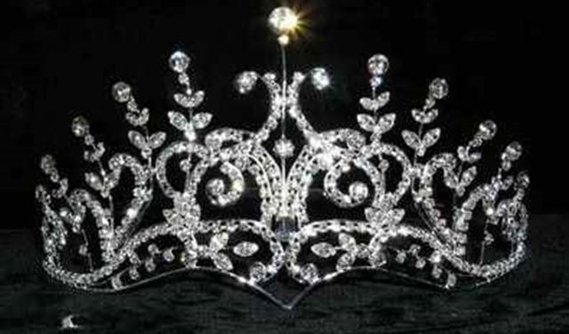 ملكة الجمال وُجدت جثة في حفرة مجاري  ملكة الجمال وُجدت جثة في حفرة مجاري